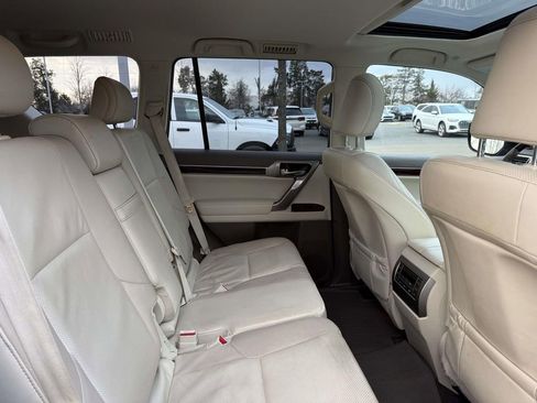 Used 2019 Lexus GX 460 Premium image 16