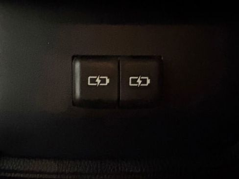 Used 2022 Toyota Highlander XSE AWD/4WD image 12