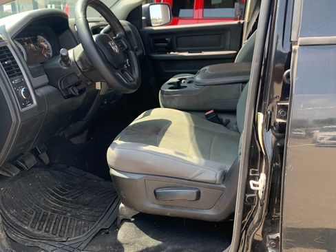 Used 2018 RAM 2500 Tradesman w/ Chrome Appearance Group AWD/4WD image 8