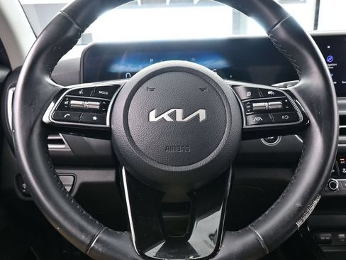 Used 2024 Kia Seltos EX FWD image 27