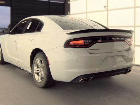Used 2022 Dodge Charger SXT RWD image 4