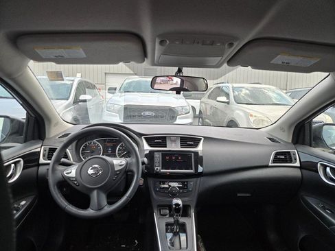 Used 2019 Nissan Sentra SV FWD image 7