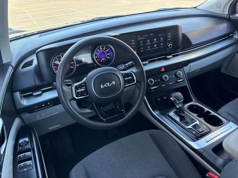 Certified 2023 Kia Carnival LX image 27