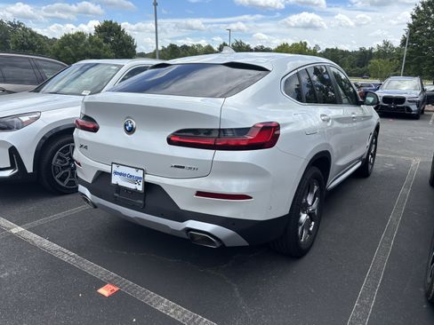 Used 2025 BMW X4 xDrive30i AWD/4WD image 11