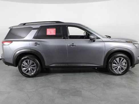 Certified 2025 Nissan Pathfinder SV AWD/4WD image 12