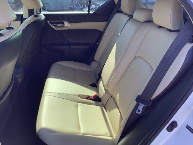 Used 2014 Lexus CT 200h FWD image 25