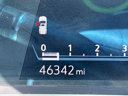 Used 2023 Cadillac Escalade Premium Luxury w/ Performance Package image 13