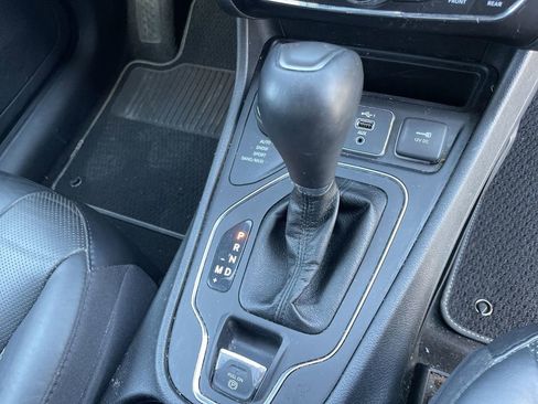 Used 2021 Jeep Cherokee Latitude Lux 80th Anniv w/ Quick Order Package 26U 80TH image 27