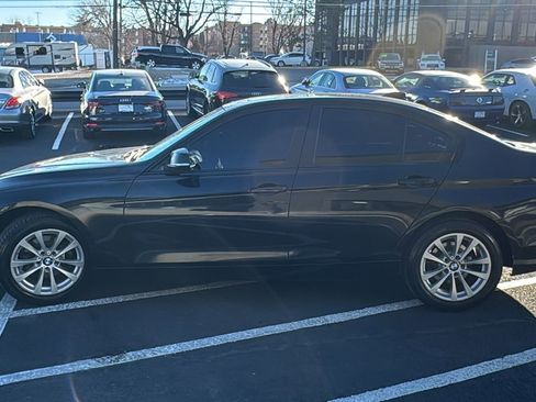 Used 2018 BMW 320i xDrive Sedan image 6