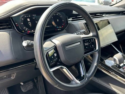 Used 2025 Land Rover Range Rover Sport SE AWD/4WD image 17