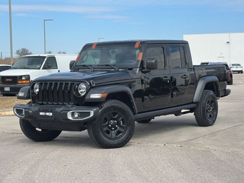 Used 2023 Jeep Gladiator Sport w/ Trailer Tow Package image 2