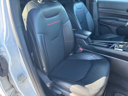 Used 2025 Jeep Compass Trailhawk AWD/4WD image 52