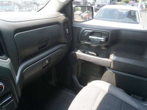 Used 2022 Chevrolet Silverado 1500 Custom AWD/4WD image 25