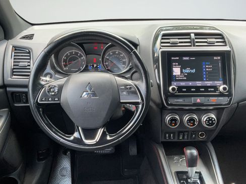Used 2021 Mitsubishi Outlander Sport Black Edition FWD image 12