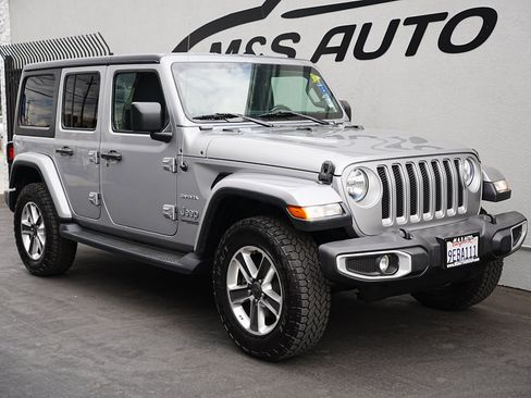 Used 2020 Jeep Wrangler Unlimited Sahara image 3