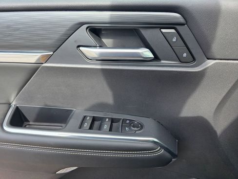 Used 2025 GMC Acadia Elevation FWD image 15