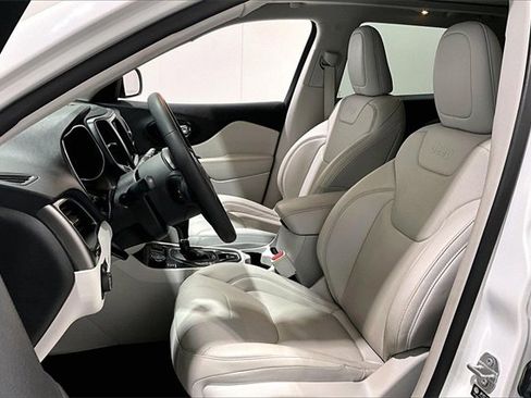 Used 2021 Jeep Cherokee Latitude Lux w/ Sun & Sound Group image 22