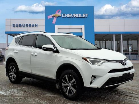 Used 2016 Toyota RAV4 XLE w/ Four Season Floor Mat Package image 3