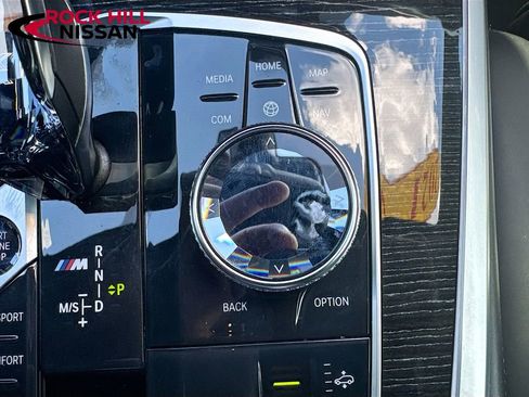 Used 2021 BMW X7 M50i w/ Dynamic Handling Package image 26