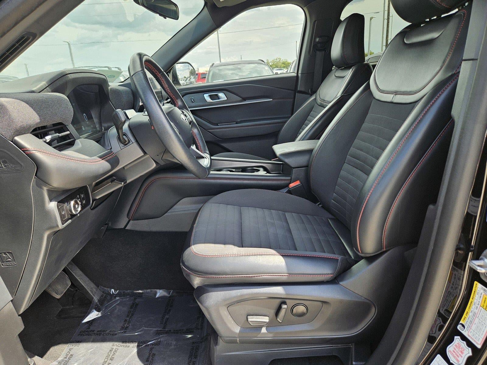 Certified 2025 Ford Explorer ST-Line w/ ST-Line Street Pack AWD/4WD image 15