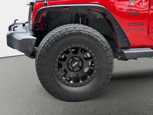 Used 2018 Jeep Wrangler Unlimited Sport S AWD/4WD image 25