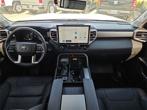 Used 2023 Toyota Sequoia Limited image 15