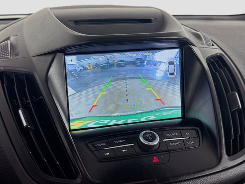 Used 2018 Ford Escape SEL image 19