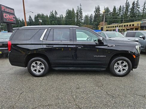 Used 2024 GMC Yukon SLE image 2