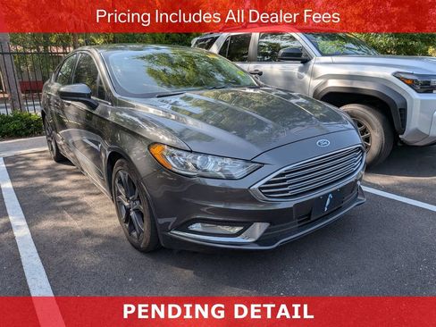 Used 2018 Ford Fusion SE w/ Equipment Group 201A FWD image 1