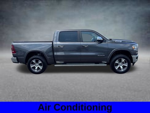 Used 2022 RAM 1500 Laramie AWD/4WD image 5