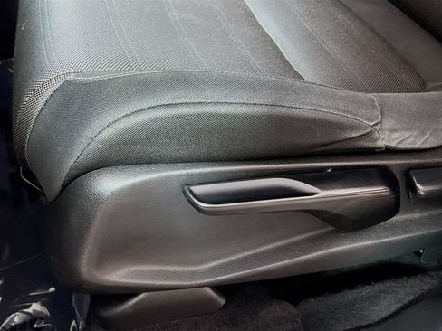 Used 2019 Honda CR-V LX image 17
