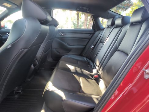 Used 2018 Honda Accord Sport image 29