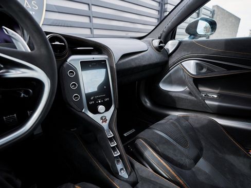 Used 2024 McLaren 750S image 60