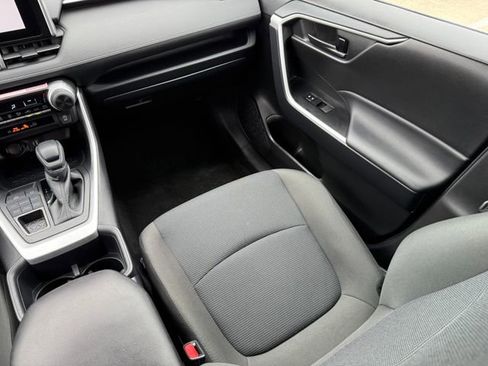 Used 2025 Toyota RAV4 LE image 27