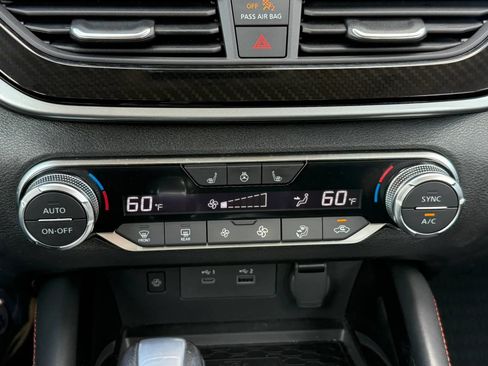 Used 2023 Nissan Altima 2.0 SR FWD image 18