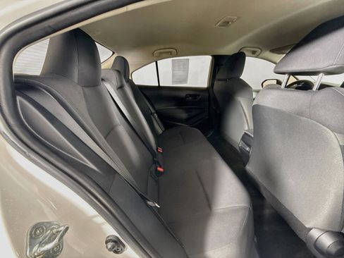 Used 2022 Toyota Corolla LE FWD image 32