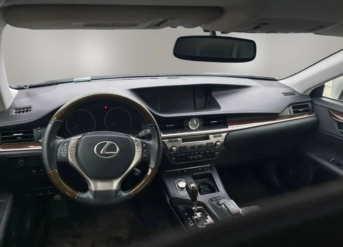 Used 2013 Lexus ES 350 w/ Luxury Pkg FWD image 7