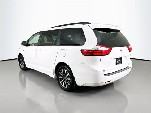 Used 2019 Toyota Sienna LE AWD/4WD image 10