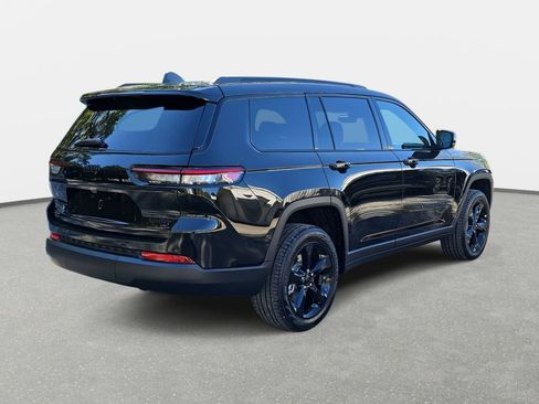 New 2025 Jeep Grand Cherokee L Limited w/ Black Appearance Package AWD/4WD image 5