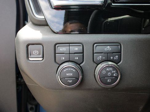Used 2024 Chevrolet Silverado 1500 RST w/ Z71 Off-Road Package AWD/4WD image 37
