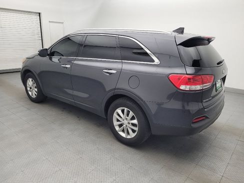 Used 2017 Kia Sorento FWD w/ LX Convenience Package image 3