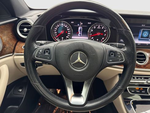 Used 2017 Mercedes-Benz E 300 image 19