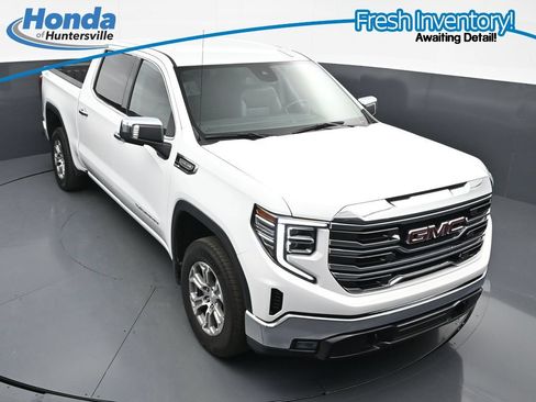 Used 2025 GMC Sierra 1500 SLT AWD/4WD image 16