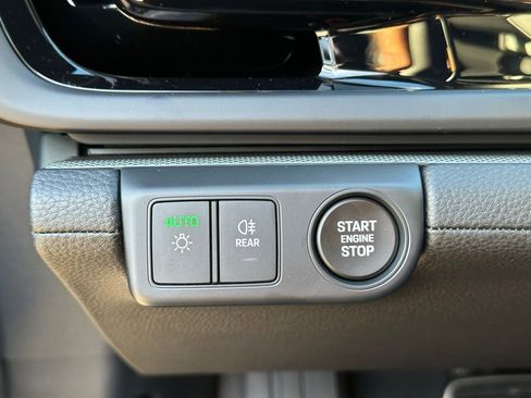 Used 2026 Porsche Panamera image 32