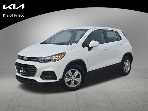 Used 2020 Chevrolet Trax LS image 1