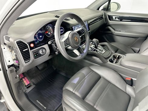 Certified 2019 Porsche Cayenne image 4