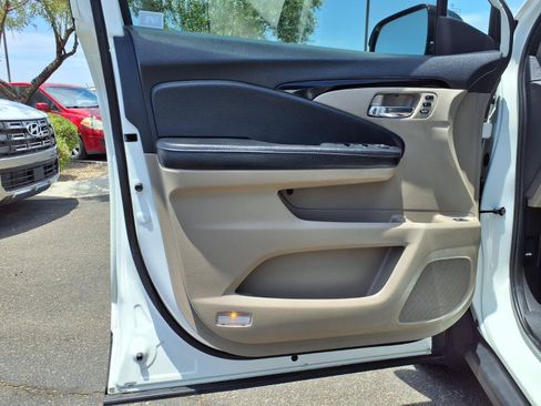 Used 2018 Honda Pilot Touring image 23