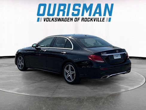 Used 2017 Mercedes-Benz E 300 4MATIC image 4