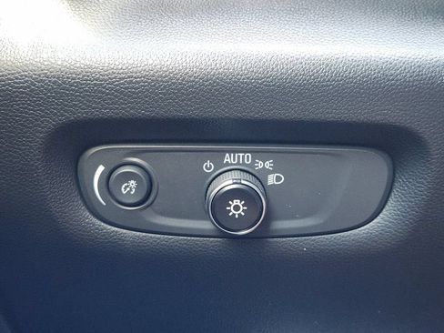 Used 2023 Chevrolet Traverse RS w/ LPO, Floor Liner Package FWD image 17