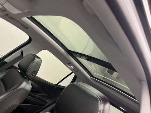 Certified 2022 GMC Terrain SLT w/ Tech Package image 6